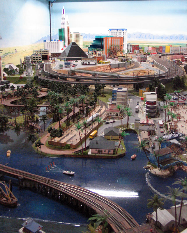 http://www.happybeagle.com/images/hh/miniatur-wunderland/america.jpg