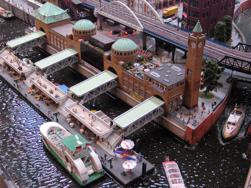 http://www.happybeagle.com/images/hh/miniatur-wunderland/landungsbruecken.jpg