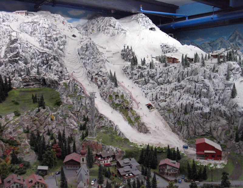 http://www.happybeagle.com/images/hh/miniatur-wunderland/mw-panorama-3.jpg